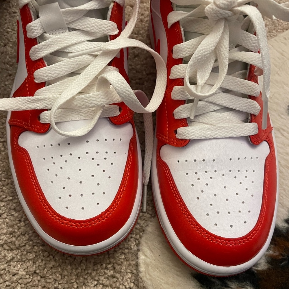 Wmns Air Jordan 1 Mid 'Habanero Red - Picture 5 of 7